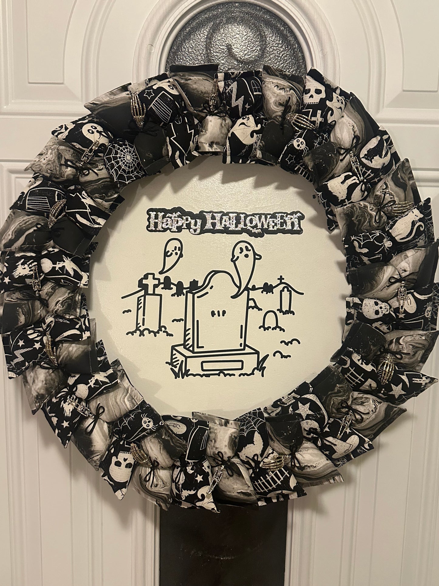 18" Happy Halloween Wreath